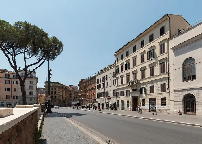 Largo di Torre Argentina Apartment